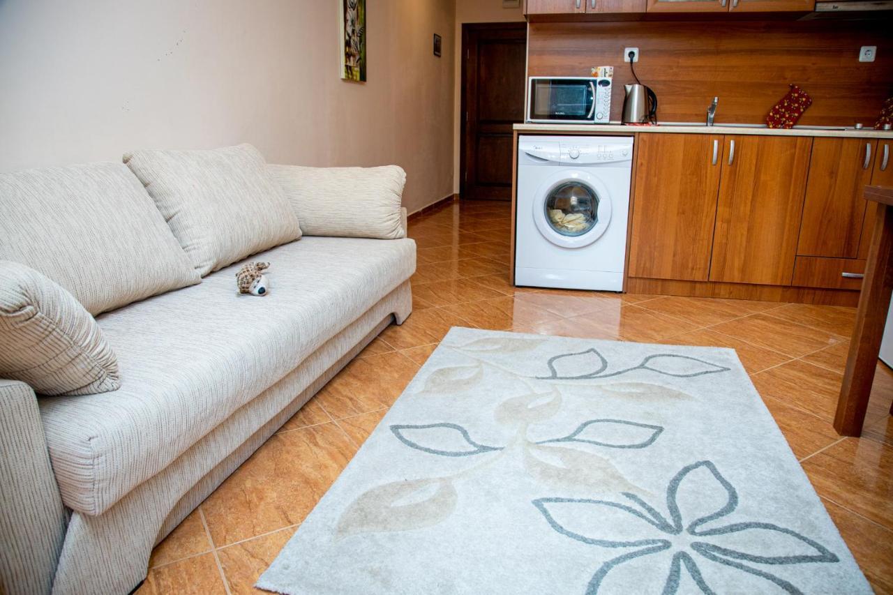 Helios Studio In A Complex In St Vlas By Flat Mаnаger Sveti Vlas Bagian luar foto